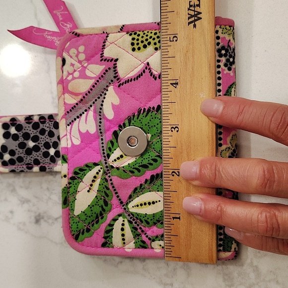 Vera Bradley Priscilla Pink Bi Fold Wallet Retired Print - Picture 5 of 7